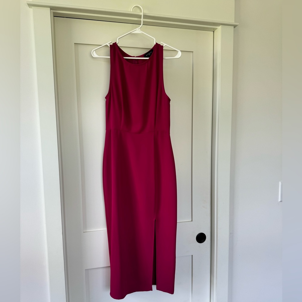 Everly burgundy classic sleeveless dress- size small. EUC.